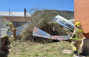 Set ferits pel temporal de vent, cap d’ells de gravetat