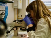 La recerca mèdica reforça la salut femenina per reduir la bretxa de gènere