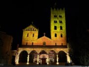 Il·luminació groga a Puigcerdà i Ripoll per donar la benvinguda al Tour de França 2026