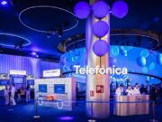 Telefónica confirma dividend després de reduir deute i augmentar ingressos