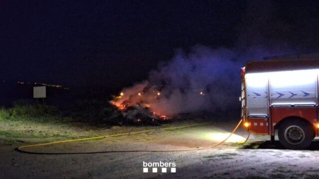 Imatge del incendi de matolls a Puigcerdà (Bombers)
