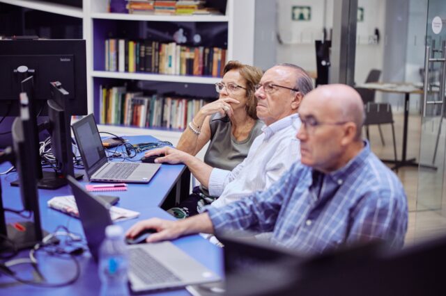 Actividades_Siempre_Acompanados_Personas_Mayores_Fundacion_la_Caixa_5.jpg